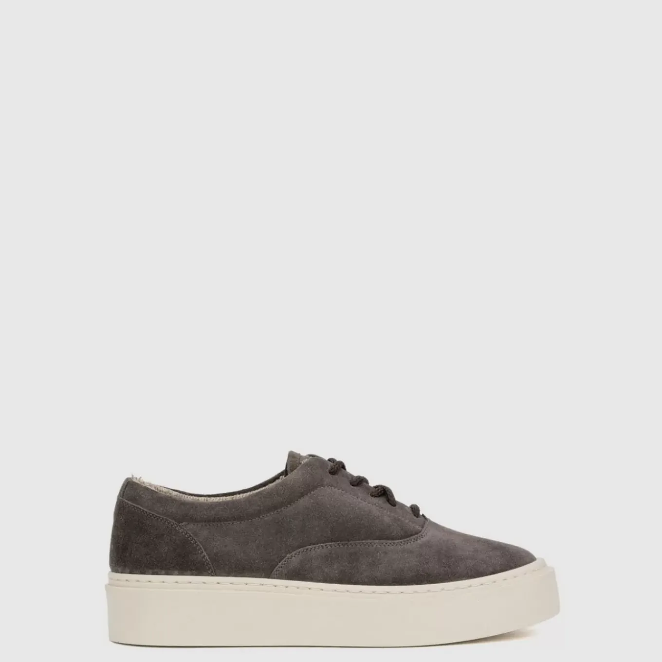 Lora